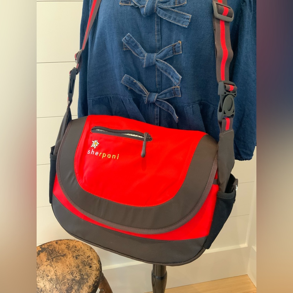 Vintage Sherpani Red and Black Crossbody Bag